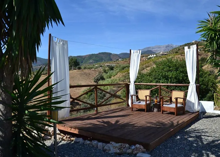 לינה וארוחת בוקר The African House 3*